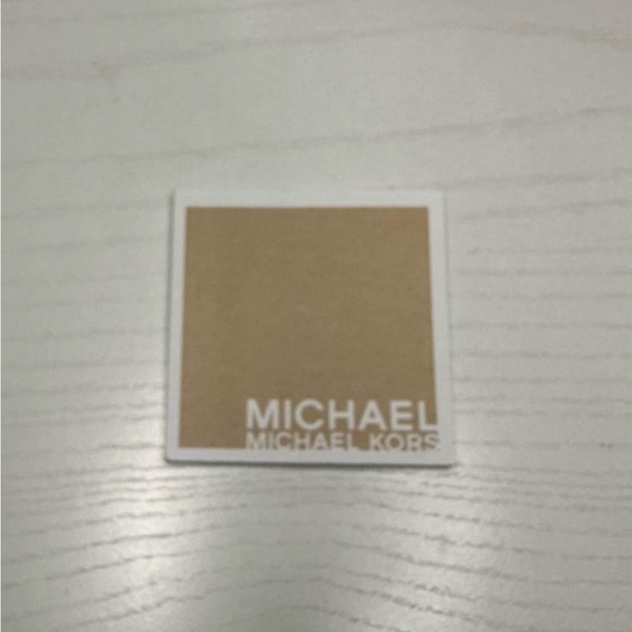 Elegant Michael Kors Watch - Picture 5 of 6